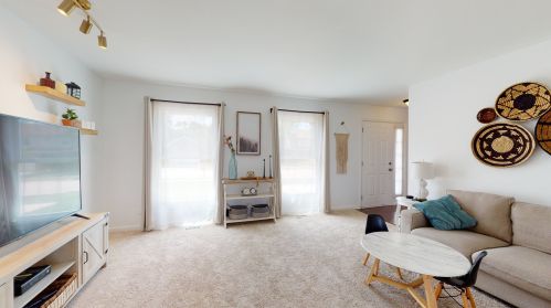 1017 Weeping Willow Dr, Wheeling, IL 60090-5742