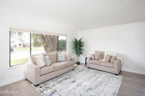1309 Sapphire Dr, Santa Maria CA  93454-3257 exterior