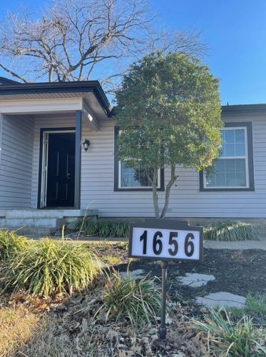 1656 Murray Dr, Garland TX  75042-8445 exterior