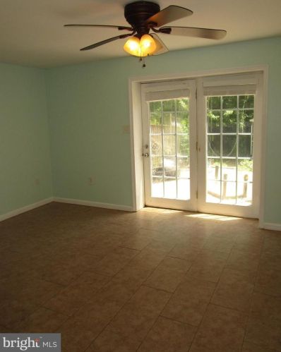 710 Oxford Square Dr, Silver Spring MD  20905-5953 exterior