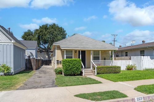 227 3rd Ave, Covina, CA 91723-2626
