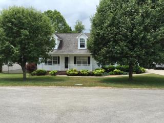 7605 Tree Bark Rd, Corryton, TN 37721-3316
