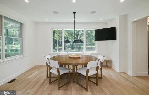 377 Kings Hwy, Tavistock NJ 08033-2004 exterior