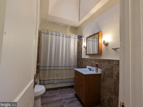 5608 10th St, Philadelphia PA 19141-3602 exterior