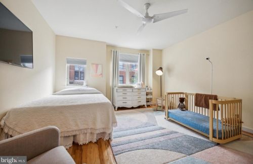 1226 4 St, Philadelphia PA 19147-0052 exterior