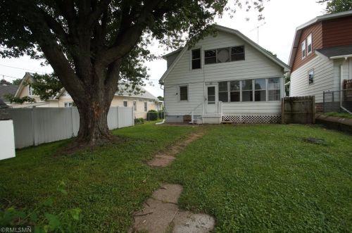 1251 6th St, Saint Paul, MN 55106-4726