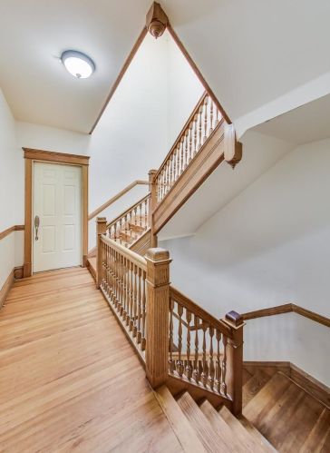 537 Belmont Ave, Chicago, IL 60657-4616