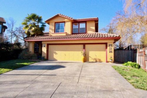 501 Pistachio Pl, Windsor, CA 95492-8164