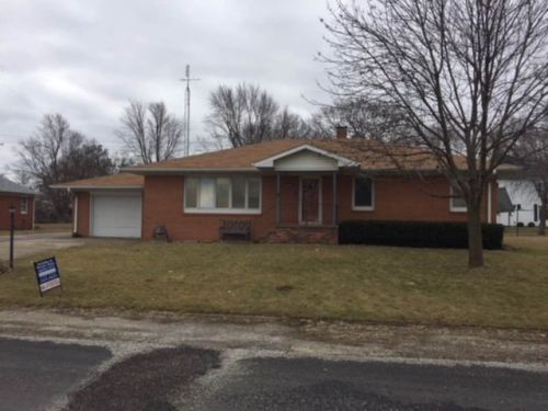 221 Cedar Dr, Chapin, IL 62628-4002