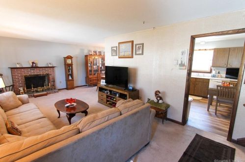 131 Michael Dr, Southington, CT 06489-3309