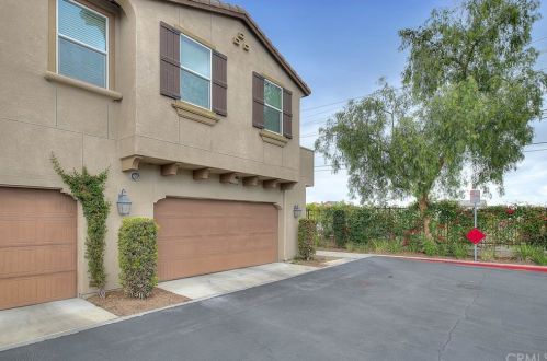 6089 Satterfield Way, Chino, CA 91710-1364