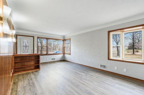 220 County Rd B, Saint Paul MN  55113-6683 exterior