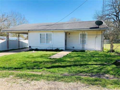 910 Limestone Ave, Kirk, TX 76664-1545