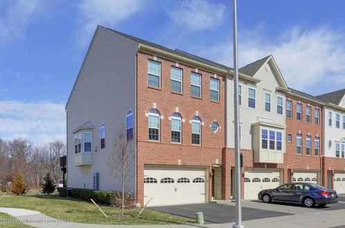 10 Pate Dr, Middletown NJ  07748-1725 exterior