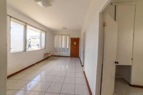 1815 Lanakila Ave, Honolulu HI  96817-2118 exterior