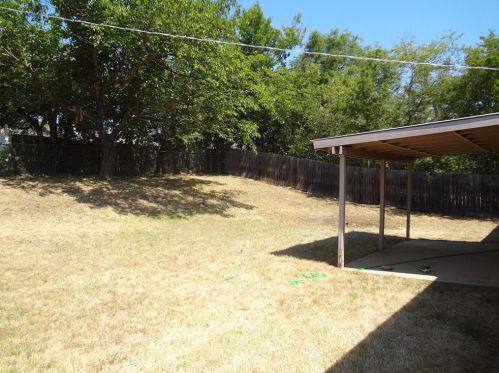 6541 Bernadine Dr, Fort Worth TX  76148-2802 exterior