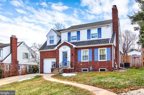 908 Moffett Ln, York, PA 17403-3317