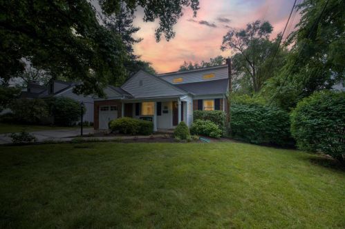 6975 Bramble Hill Dr, Cincinnati OH  45227-3260 exterior