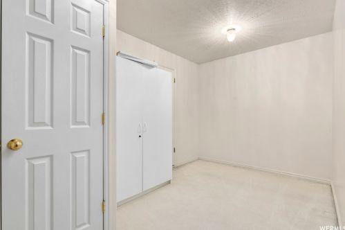 2515 Willow Hl Dr, Sandy UT 84093-1894 exterior