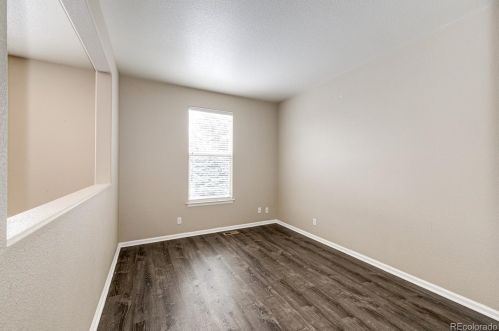 280 Elk Ct, Aurora CO 80016-4104 exterior