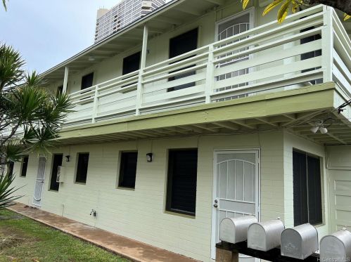 574 Lauiki St, Honolulu HI  96826-5145 exterior