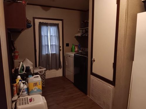 2645 Fairway Dr, Angleton TX 77515-7396 exterior