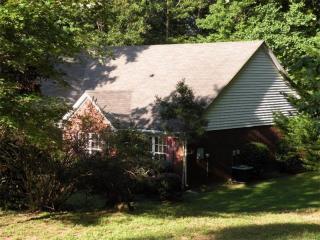 256 Jackson Park Dr, Hoschton, GA 30548-6306