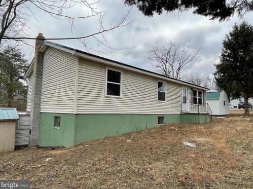 62 Apple Orchard Ct, Berkeley Springs WV  25411-4928 exterior