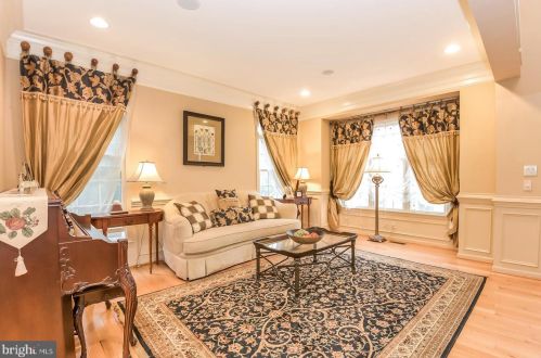 2 Winthrop Way, Princeton, NJ 08540-6284