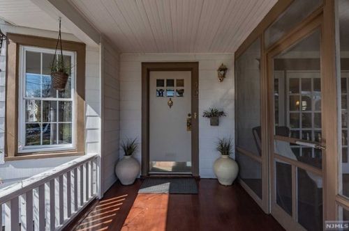 42 Bradford St, Ridgewood, NJ 07452-2102