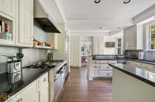 150 Beverly Rd, Atlanta GA  30309-2656 exterior