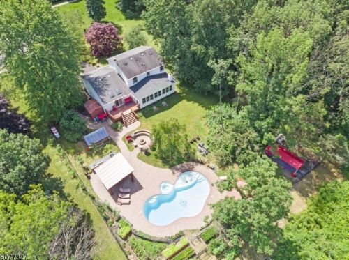 14 Laverne Ct, Wharton, NJ 07885-1526