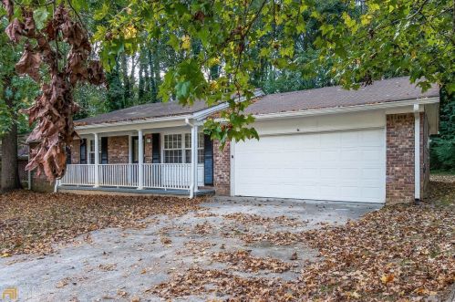 5329 Denny Dr, Atlanta GA  30349-5205 exterior