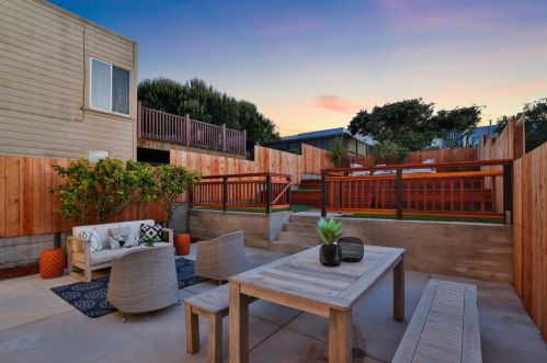 1971 21st Ave, San Francisco CA  94116-1206 exterior
