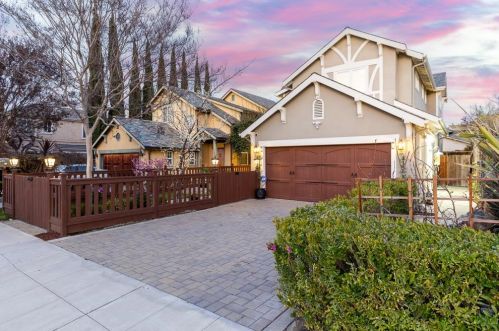 1214 Hollenbeck Ave, Sunnyvale, CA 94087-2407