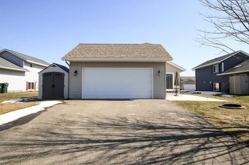 460 Minnesota St, Cedar Mills, MN 55350-5010