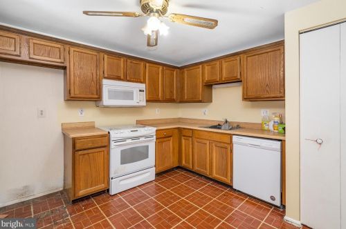 887 Walker St, Aberdeen MD  21001-3575 exterior
