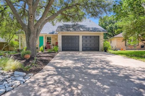 6555 Fair Valley Trl, Austin TX  78749-1266 exterior