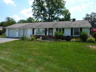 82 Victoria Ln, Lancaster, PA 17603-7018
