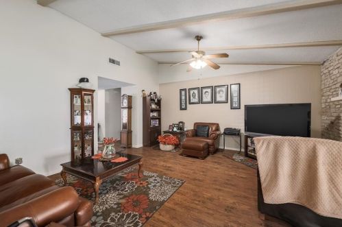 6430 Bridgewater Dr, Austin TX  78723-3927 exterior