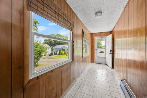 20 Polk Ave, Waterbury, CT 06708-4217
