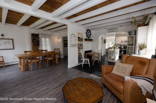 37 Hubbard Ave, Tinton Falls NJ 07701-5532 exterior