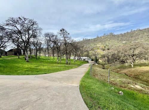 7352 White Fir Ln, Big Oak Valley, CA 95977-9724