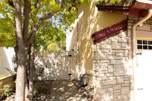 9127 Middlefield Dr, Riverside CA  92508-6261 exterior