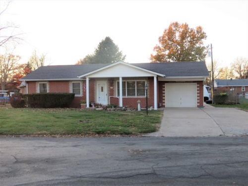 101 Surrey Ln, Fort Russell, IL 62010-1438