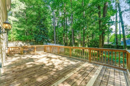 250 Crab Orchard Way, Roswell GA  30076-2352 exterior