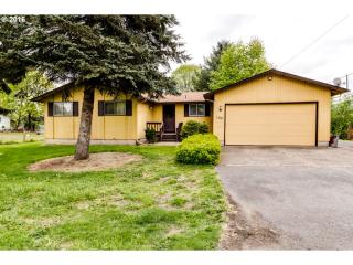 1131 66th St, Springfield OR  97478-7113 exterior