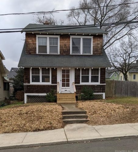 4 Betts Pl, Norwalk, CT 06855-1818