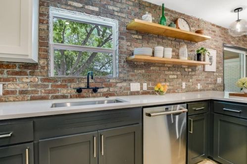 5707 Fairlane Dr, Austin TX  78757-4412 exterior