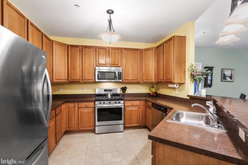 213 Timberlake Dr, Trenton NJ  08618-1457 exterior